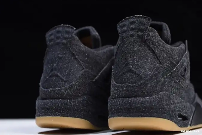 4 'black' Jordan Air x Levi's AO2571-001 0705